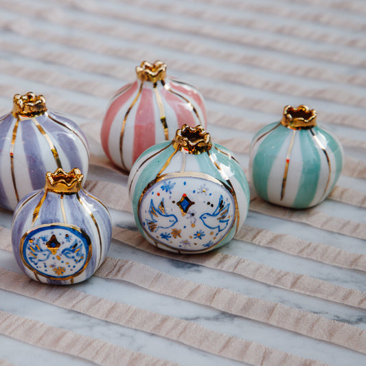 Turquoise with golden line pome Sherie Boutik