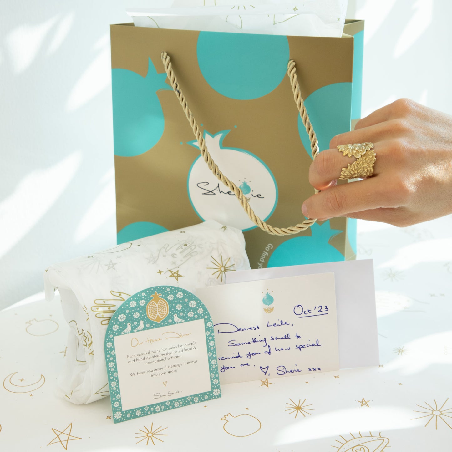 Hala Blue Big Eyelash Ceramic Wall Décor Sherie Boutik