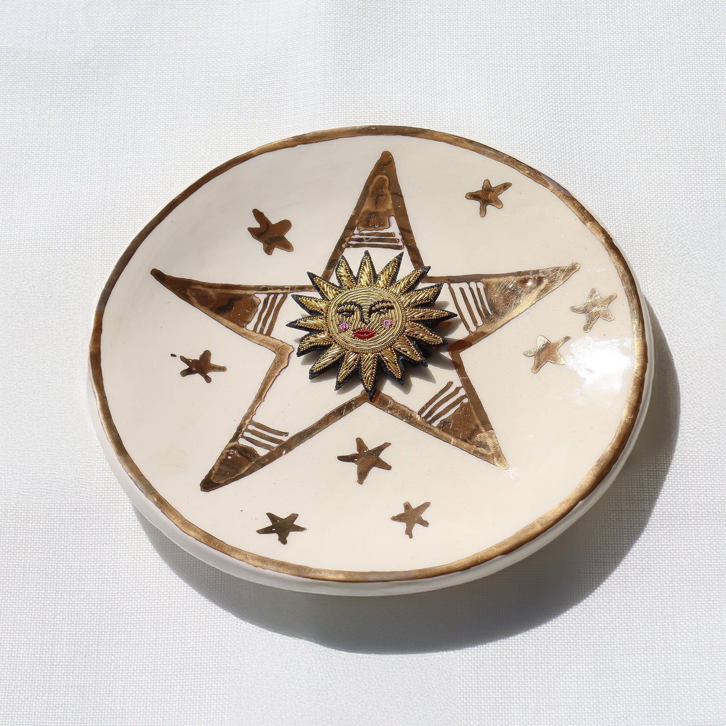 Brooch smiley sun bullion wire